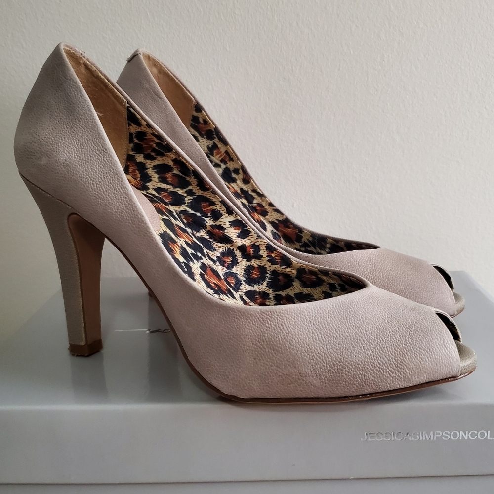 Jessica Simpson Ramonna Ash Grey Peep Toe Pumps